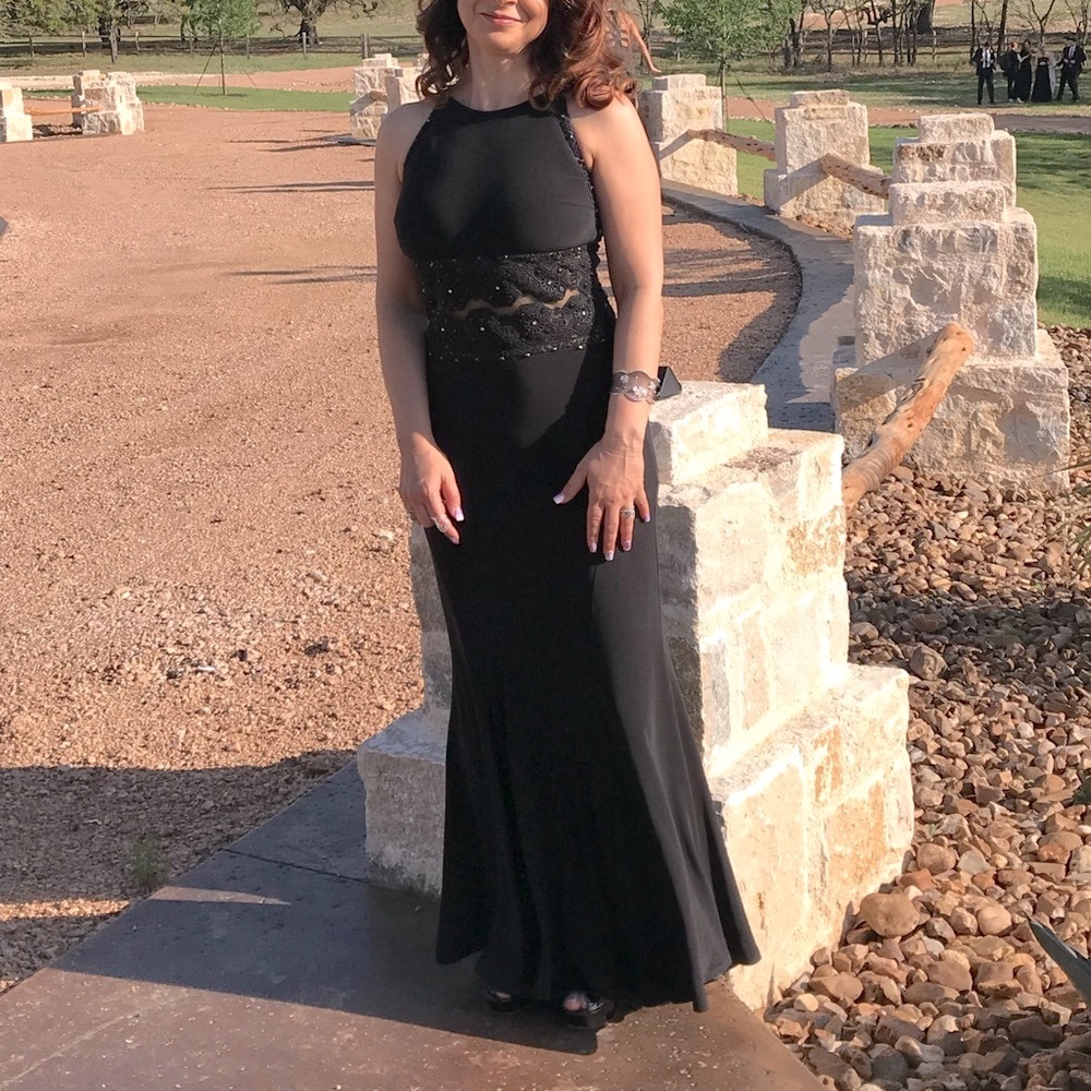 Formal gown - Picture 4 of 16